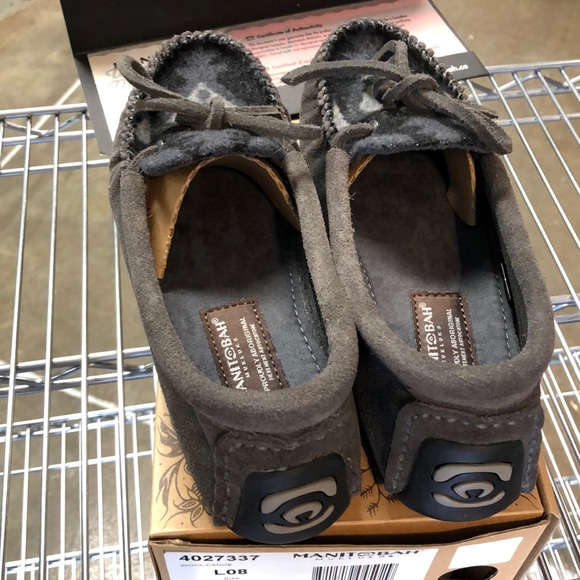 Manitobah Wool top Canoe moccasins in charcoal - Picture 4 of 4